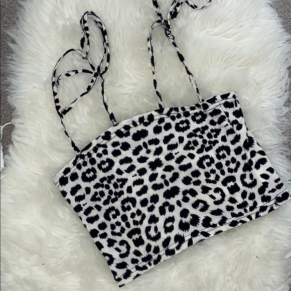 Black & White Cropped Top - Picture 1 of 3